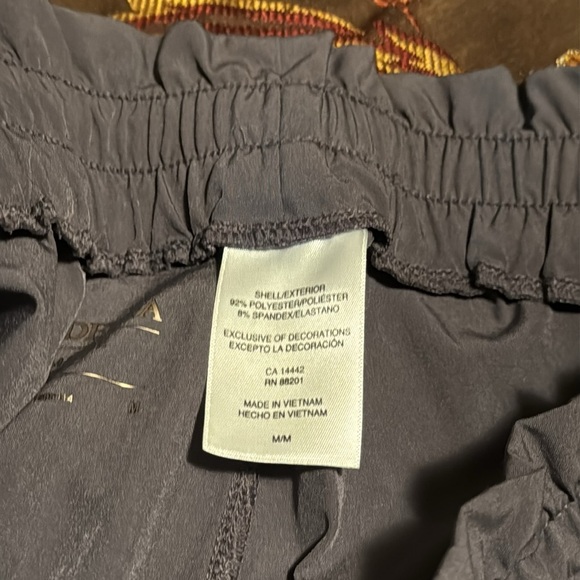 Mondetta Ladies' Woven Short Grey NWOT - Picture 9 of 11